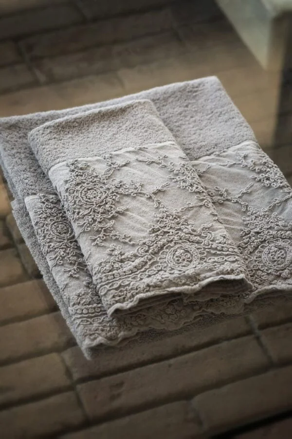 "Corinzio" Bath towels.