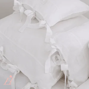 Linen pillowcase with bows