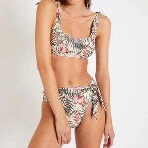 Women's bikini brassiere model