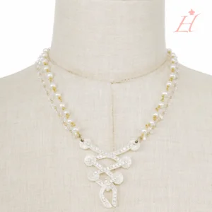 Korselet Halskette mit Perlen und weißen Strasssteinen shabby chic Stil