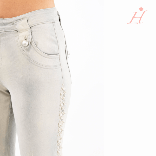 Pantalone modello Jeans decorato con perline
