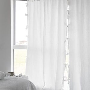 Linen curtain with bows, Vorhang aus Leinen, Linen curtain, Rideau en lin.