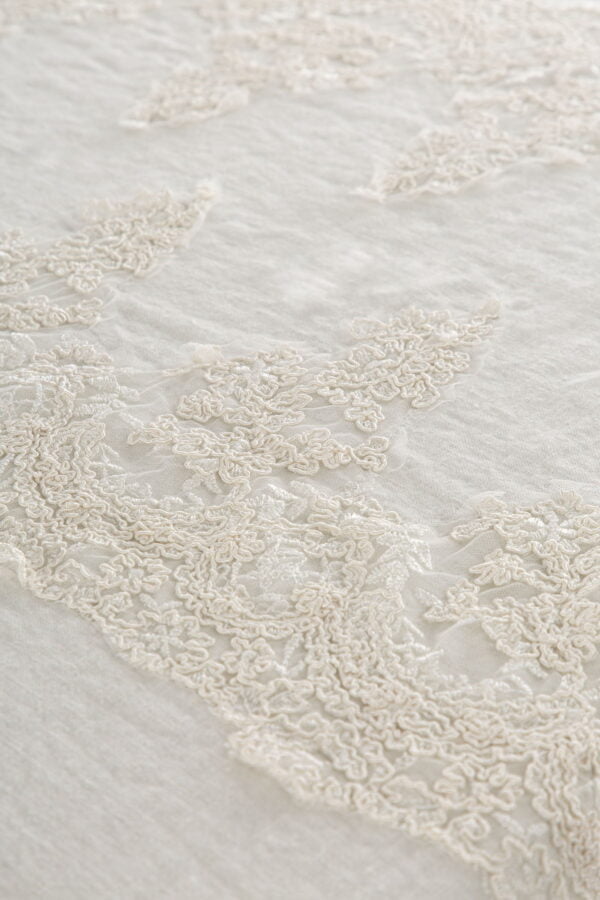 Tovaglia 150x250cm in lino con pizzo "Elegante" centrale - immagine 4