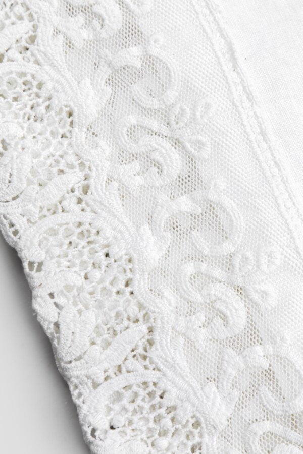 Tovaglia 110x110cm in lino con pizzo "Tulle" - immagine 4