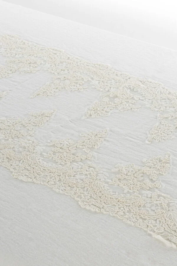 Tovaglia 180x360cm in lino con pizzo “Elegante” - immagine 3