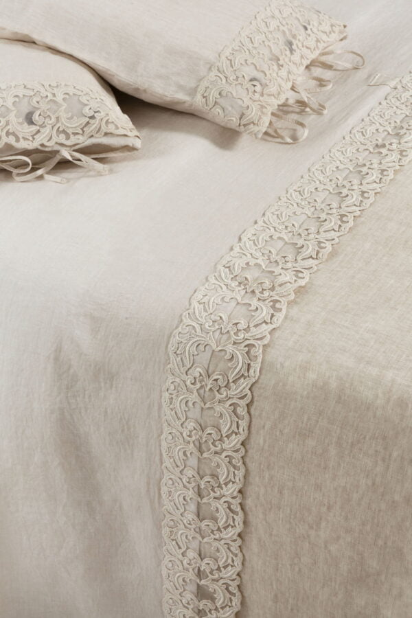 Set letto matrimoniale in lino con pizzo "Farnese" - immagine 3