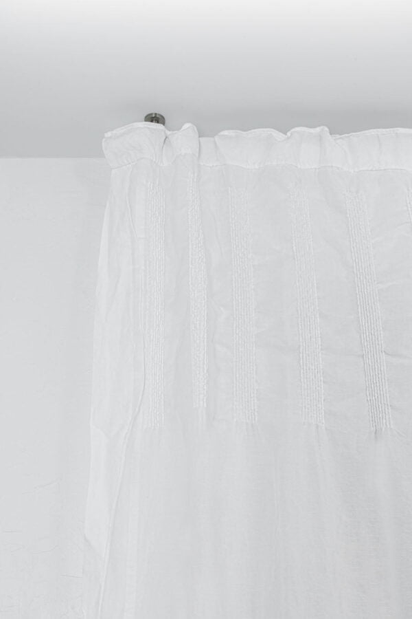 Tenda in lino leggero con ricamo elasticato - immagine 2
