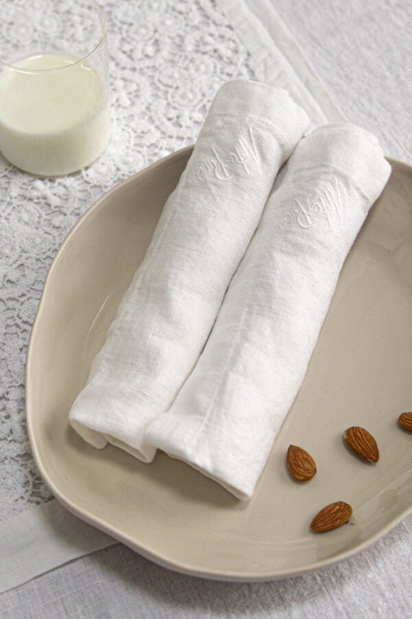 Light linen napkin set