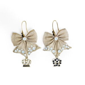 Earrings with bows and crowns